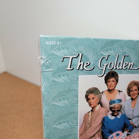 NEW The Golden Girls Shady Pines Board Game Set Checkers & Bingo Factory SEALED - Picture 2 of 8
